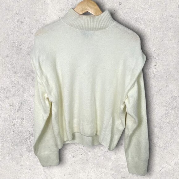 NWT Nordstrom Laundry Shelli Segal Extended Shoulder Knit Sweater White Medium M - Picture 2 of 10